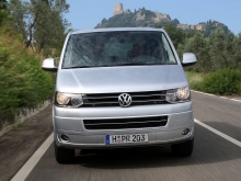 Фото Volkswagen Multivan  №7